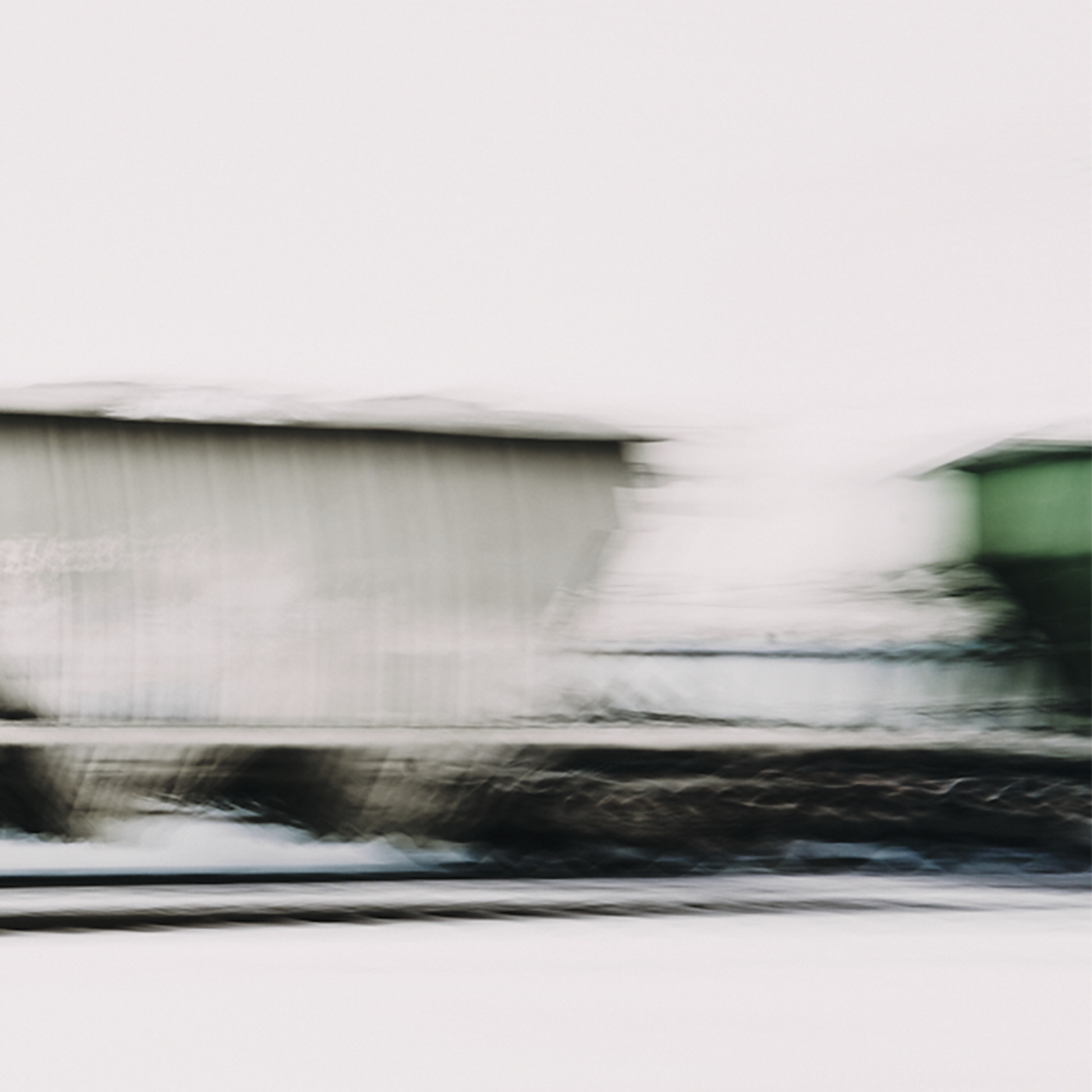 49806735704384,49806736163136,49806736458048